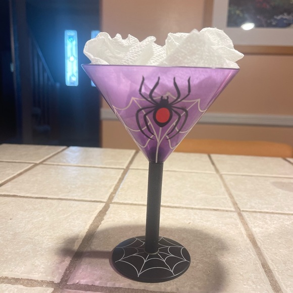 4~Halloween Plastic Cups, 2~Spider W Net,1 bat,1 Pumpkin Style Size 7” Aprox - Picture 8 of 10